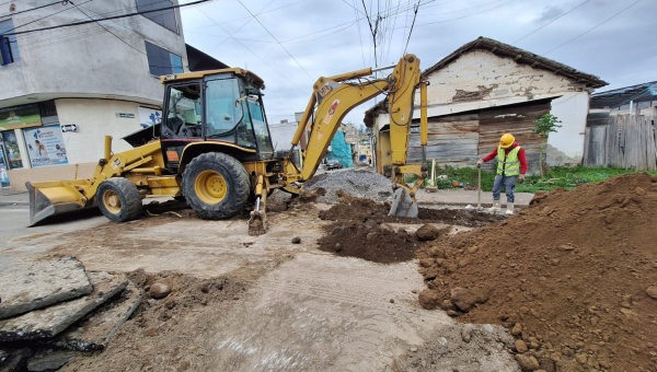 AVANZA LA OBRA DE ALCANTARILLADO PLUVIAL EN PICAIHUA EN UN 50%
